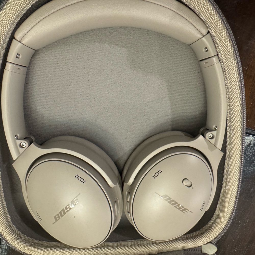Bose QuietComfort Wireless Noise Cancelling Headphones – Sandstone